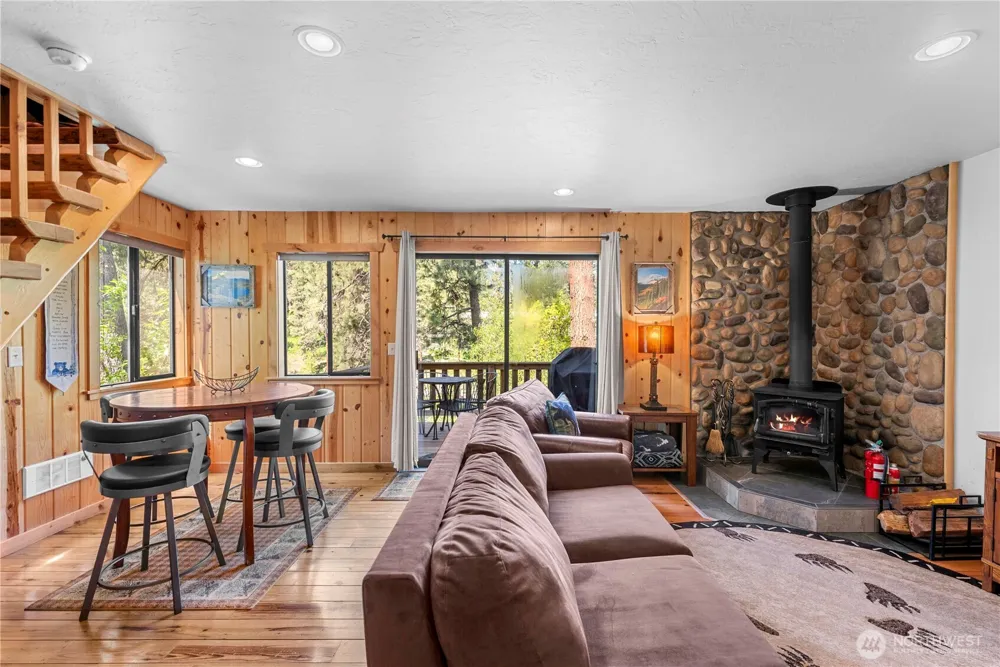 9864 East Leavenworth Road Leavenworth, WA 98826