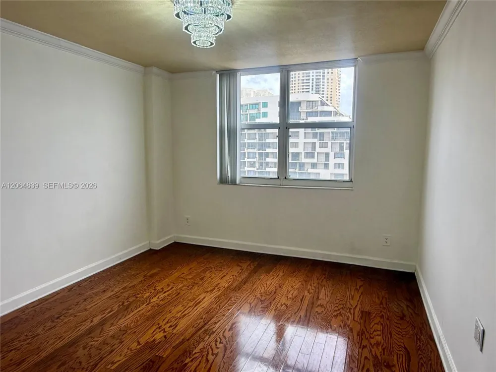 770 Claughton Island Dr #1911 Miami, FL 33131