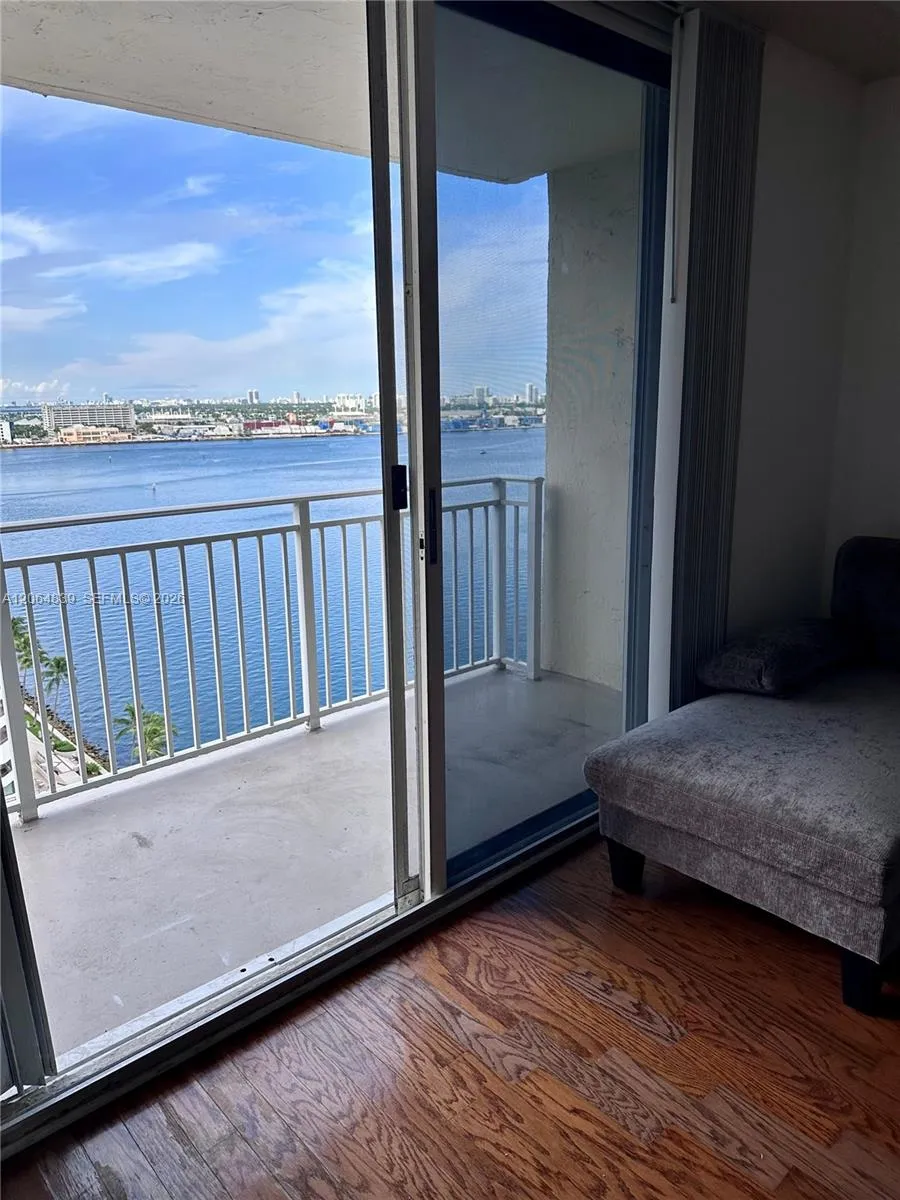 770 Claughton Island Dr #1911 Miami, FL 33131