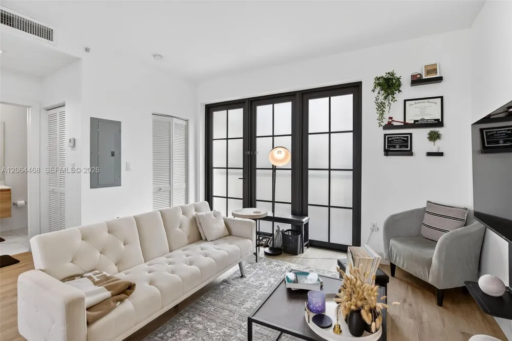 4100 SW 64th Ave #301 Davie, FL 33314