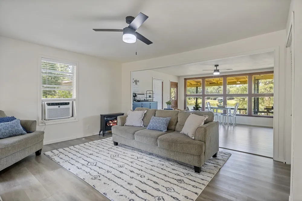 597 Naples #54 Omaha, TX 75571