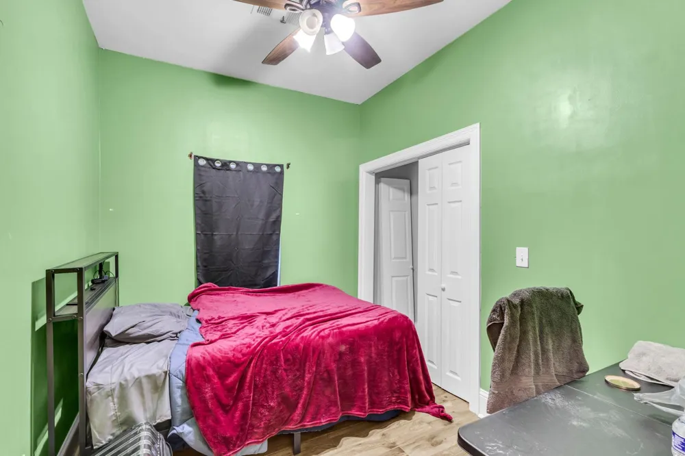 341 12th St Port Arthur, TX 77640