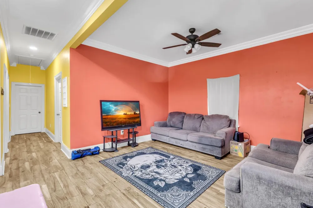 341 12th St Port Arthur, TX 77640