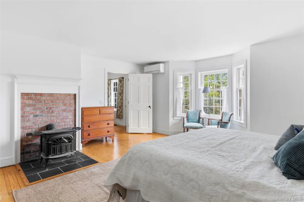 9 Aberdeen Lane Southampton, NY 11968