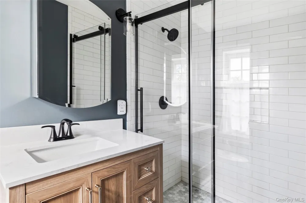 9 Aberdeen Lane Southampton, NY 11968