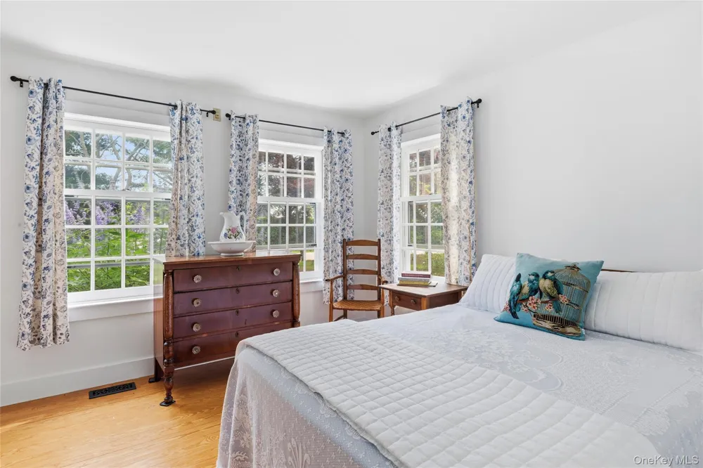 9 Aberdeen Lane Southampton, NY 11968