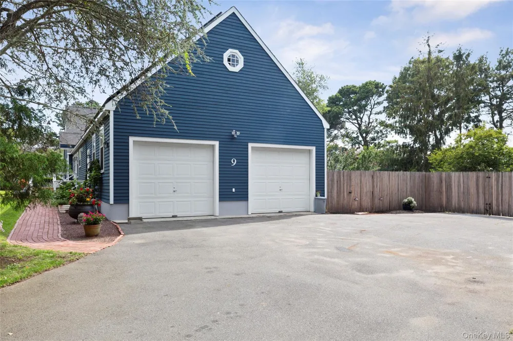 9 Aberdeen Lane Southampton, NY 11968