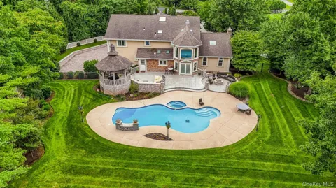 10 Deforest Court