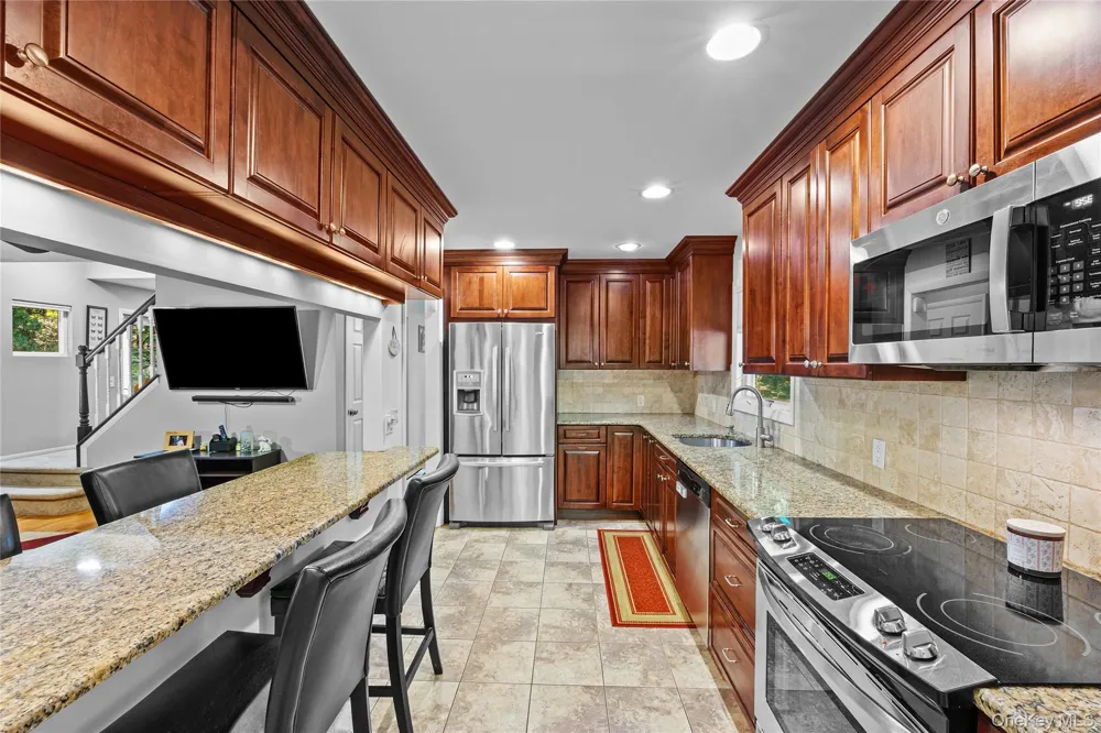 141 Fire Lane Wading River, NY 11792