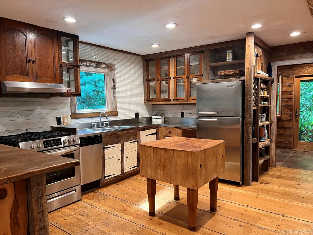 323 Beaverkill Road Kingston, NY 12401