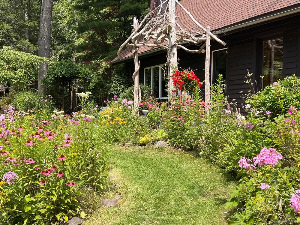 323 Beaverkill Road Kingston, NY 12401