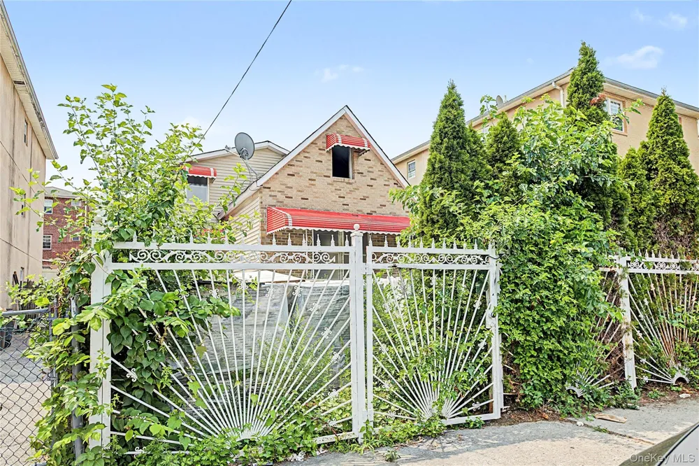 2923 Bruner Avenue Bronx, NY 10469