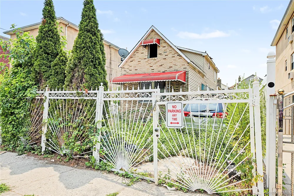 2923 Bruner Avenue Bronx, NY 10469