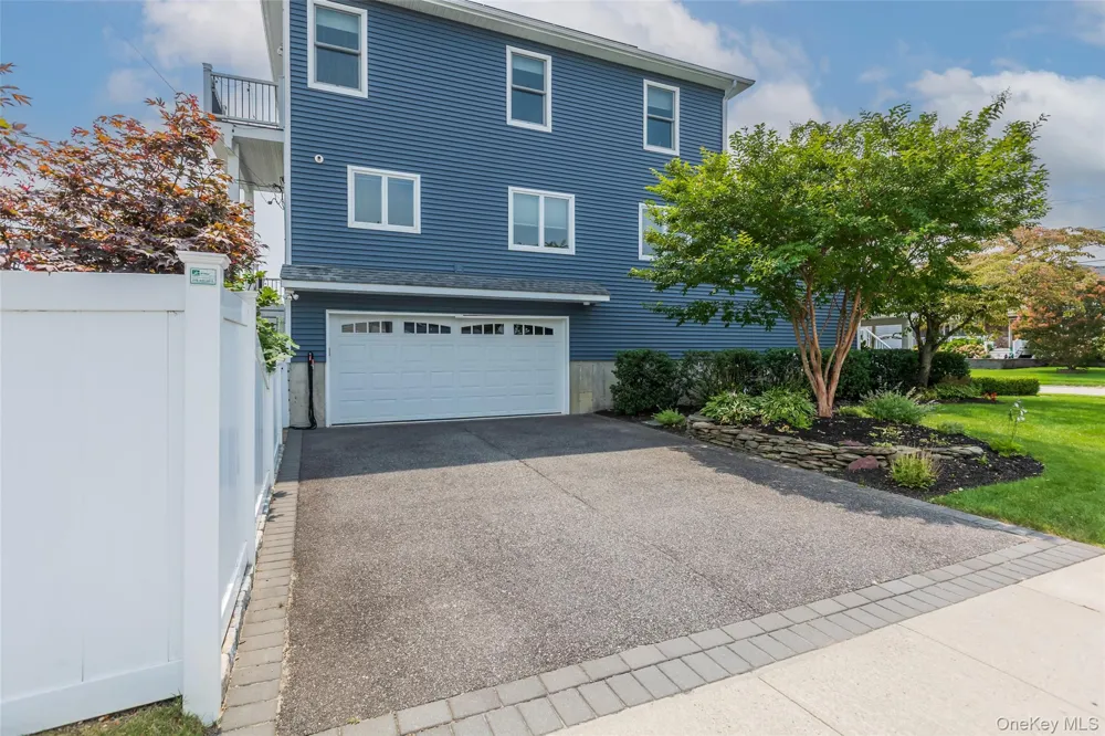 401 Little East Neck Road S Babylon, NY 11702