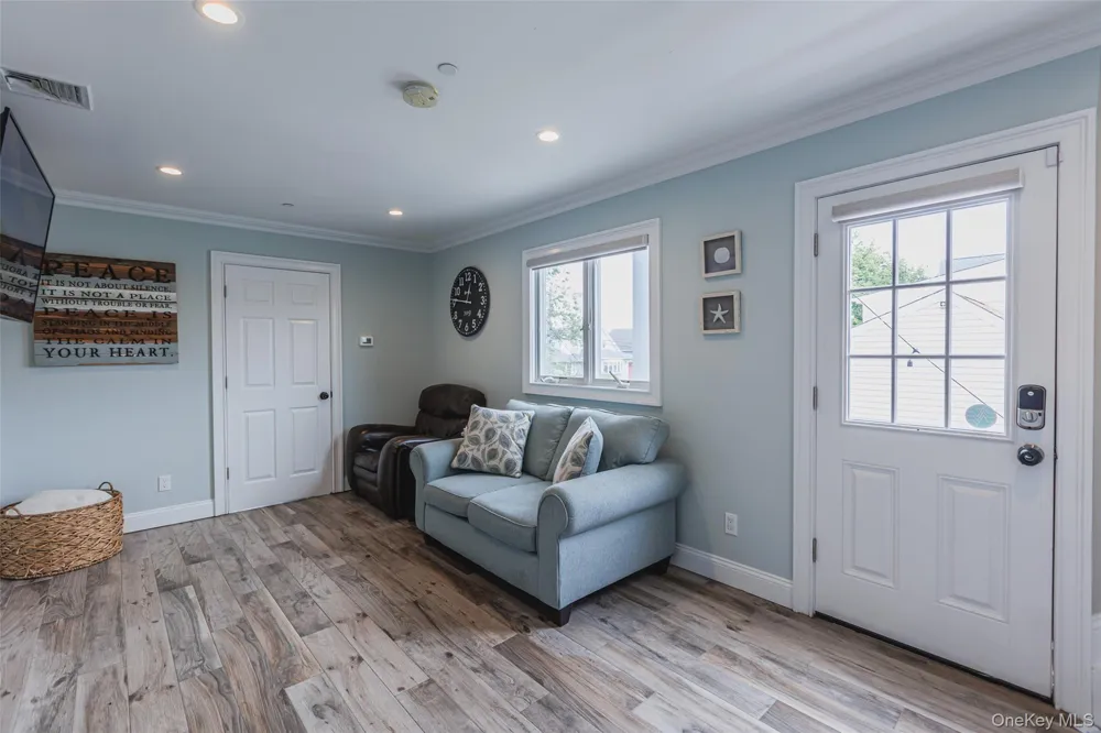 401 Little East Neck Road S Babylon, NY 11702