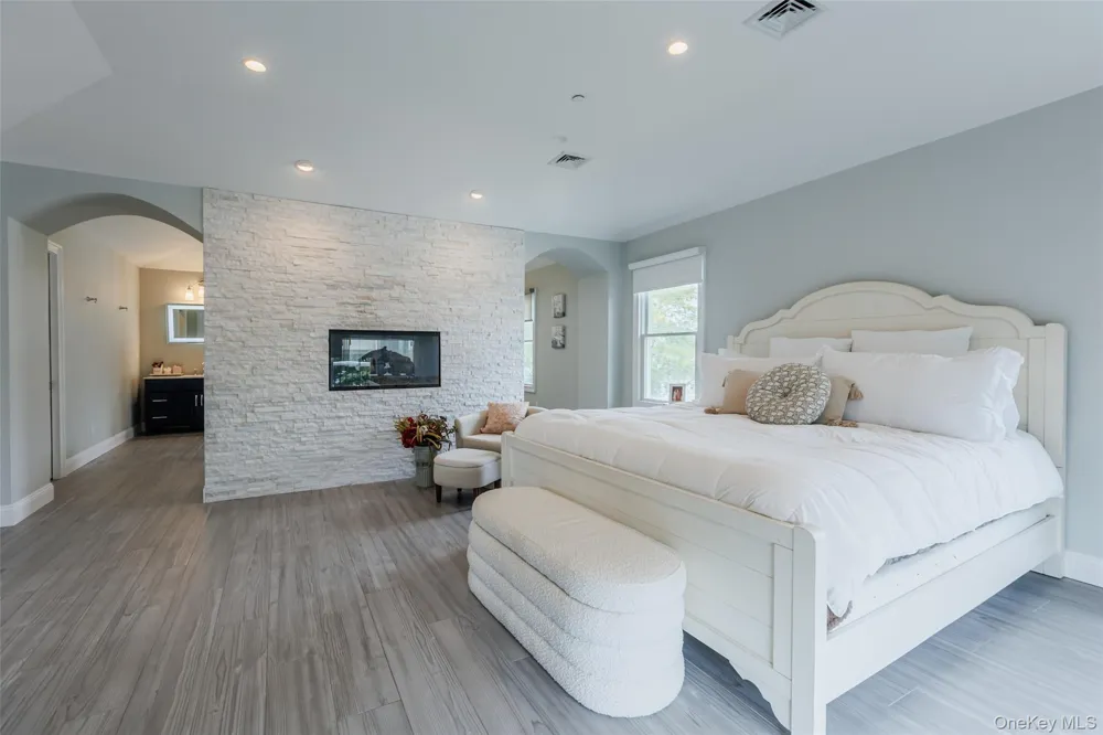 401 Little East Neck Road S Babylon, NY 11702