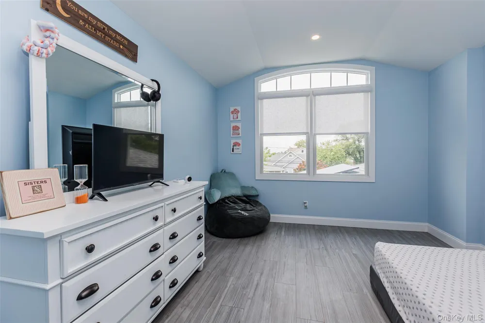 401 Little East Neck Road S Babylon, NY 11702
