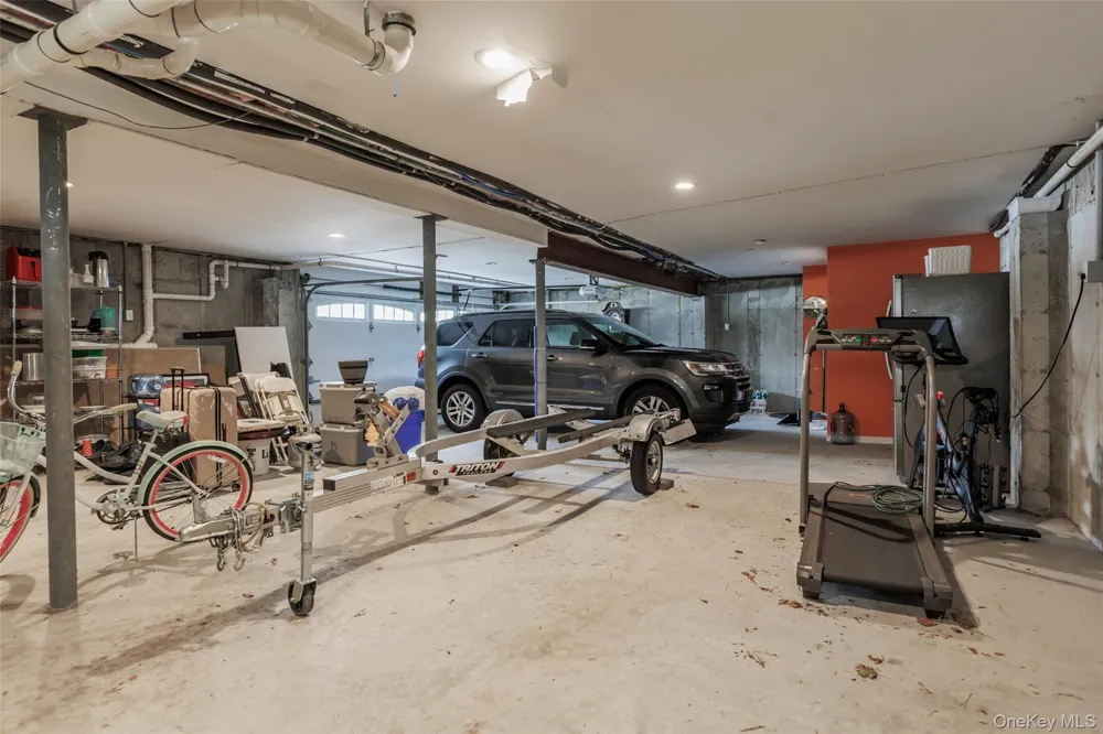 401 Little East Neck Road S Babylon, NY 11702