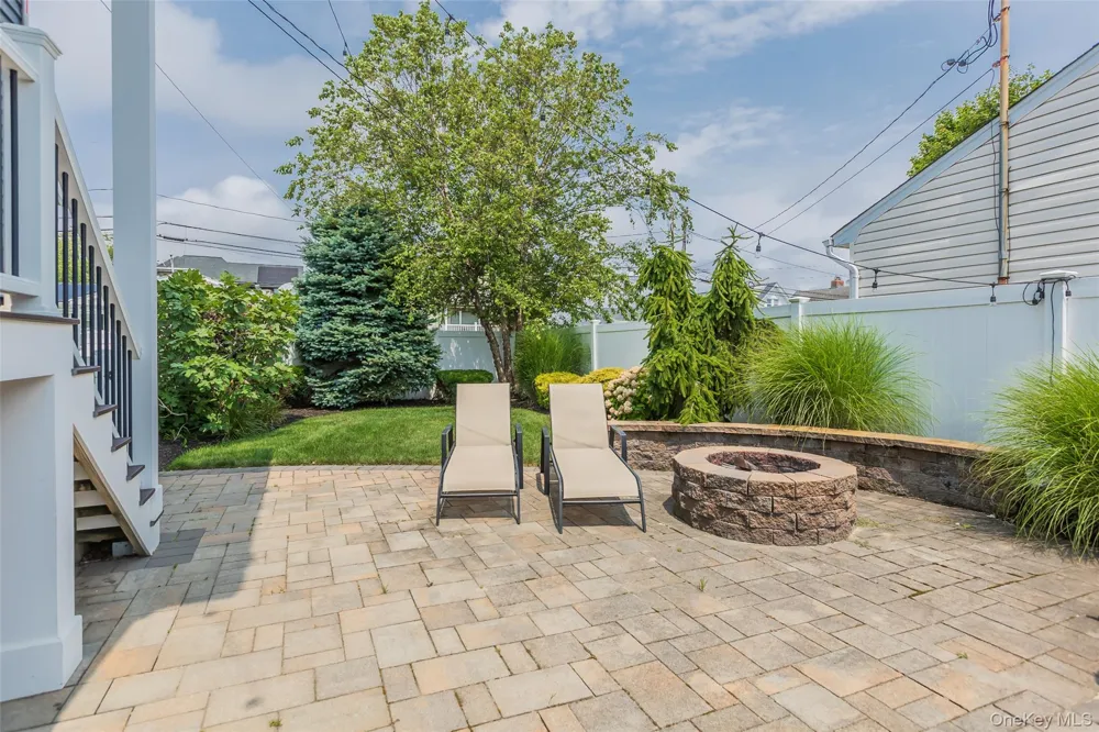 401 Little East Neck Road S Babylon, NY 11702