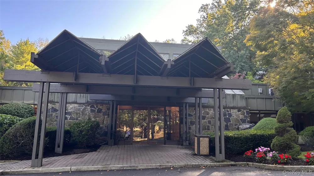 2 Fountain Lane #2E Scarsdale, NY 10583