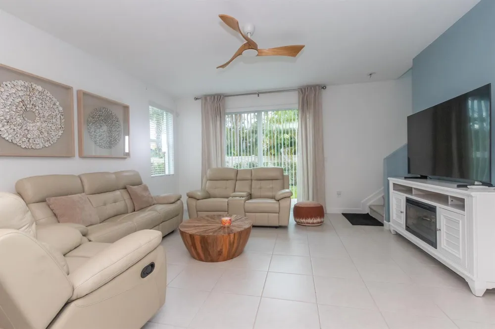 4578 Meyerson Place Lake Worth, FL 33463