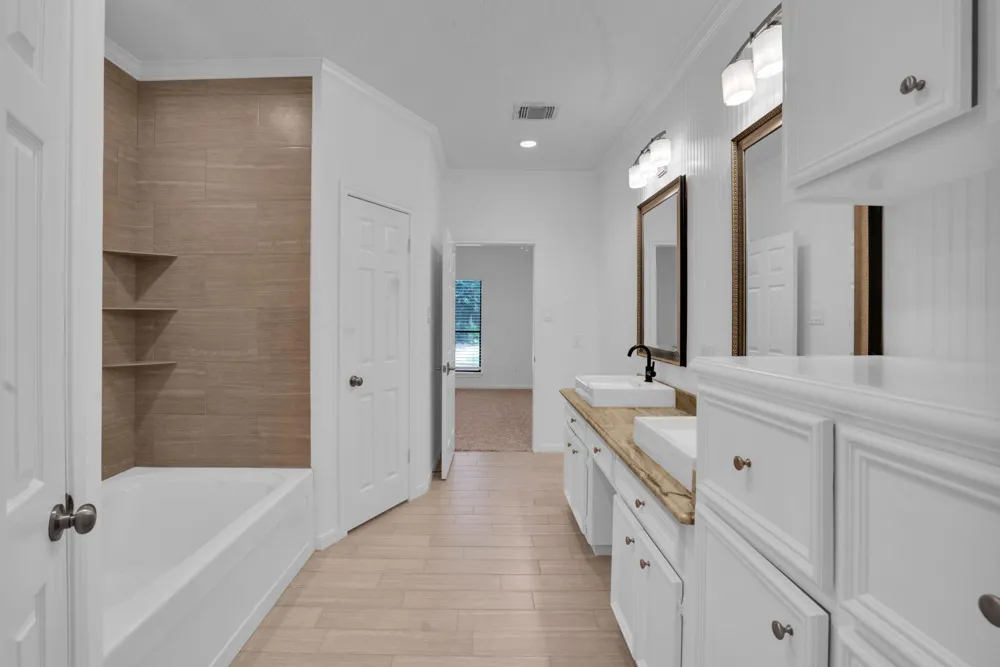 12411 Exbury Court Tomball, TX 77377