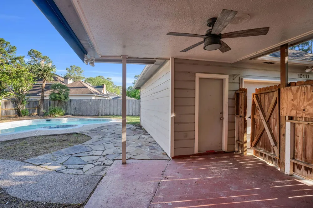 12411 Exbury Court Tomball, TX 77377