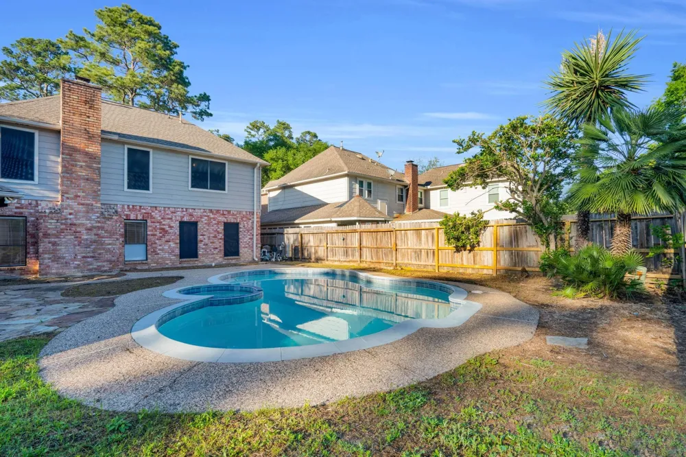 12411 Exbury Court Tomball, TX 77377