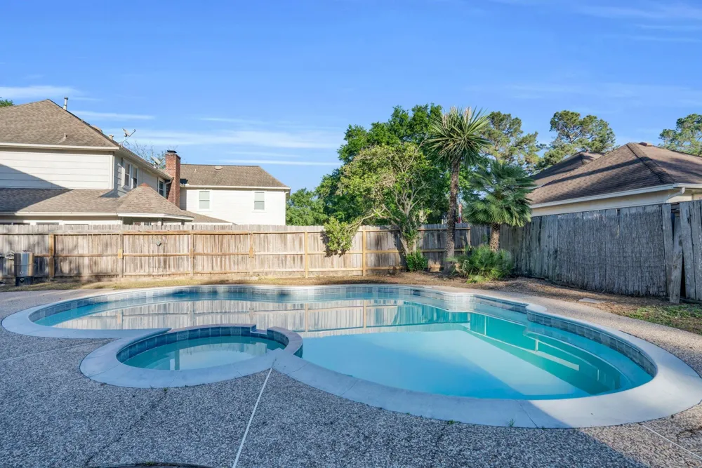 12411 Exbury Court Tomball, TX 77377