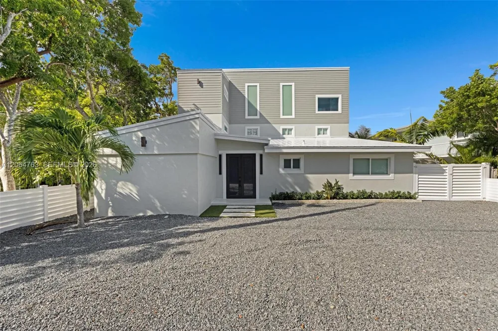 8 Poisonwood Key Largo, FL 33037