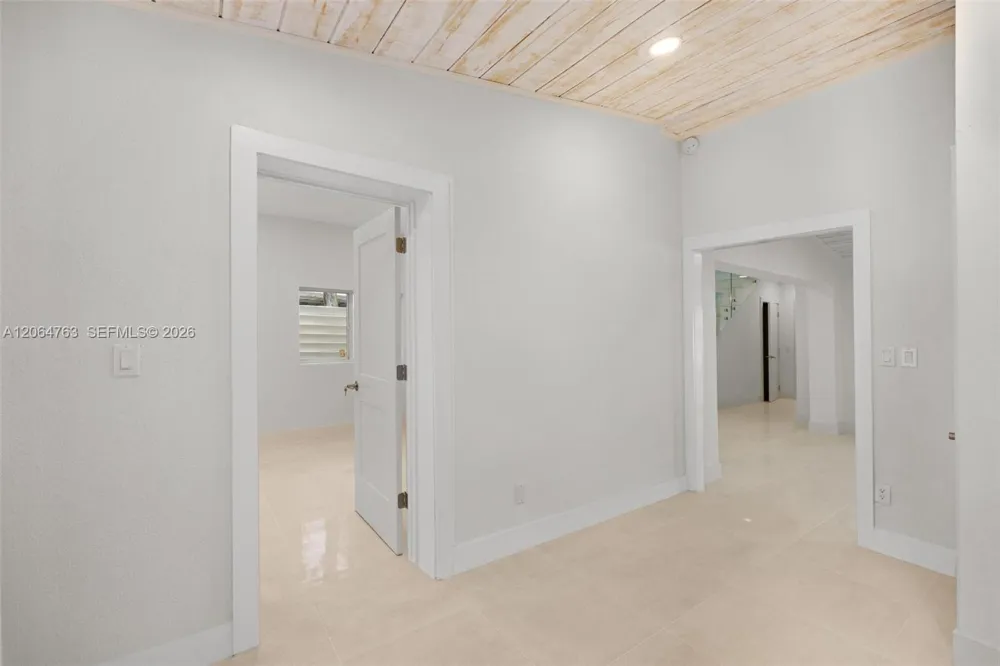 8 Poisonwood Key Largo, FL 33037