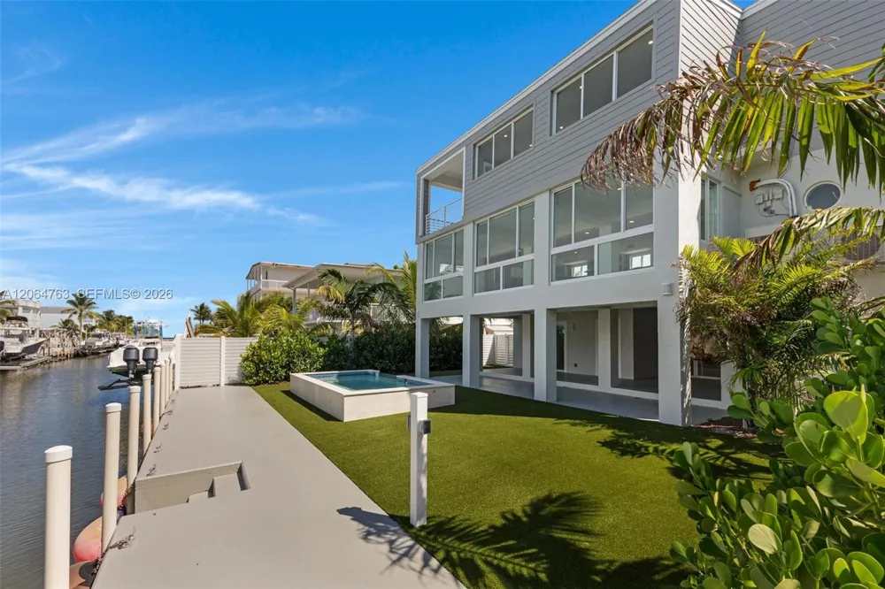 8 Poisonwood Key Largo, FL 33037