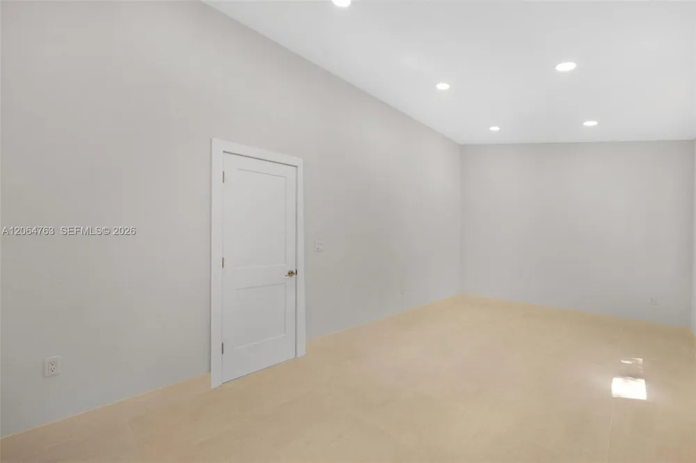 8 Poisonwood Key Largo, FL 33037