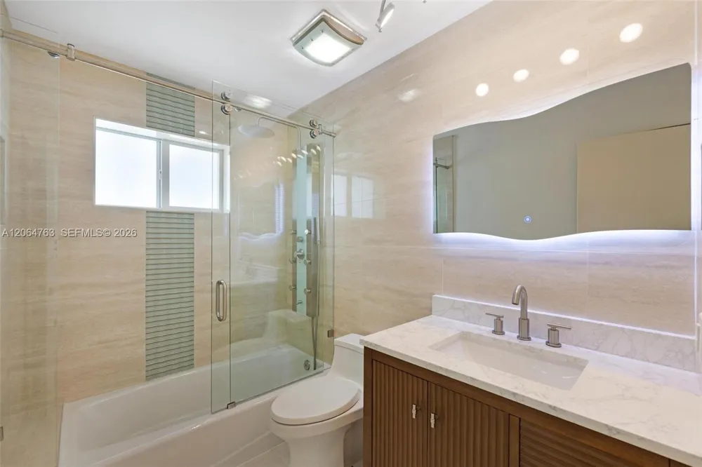 8 Poisonwood Key Largo, FL 33037