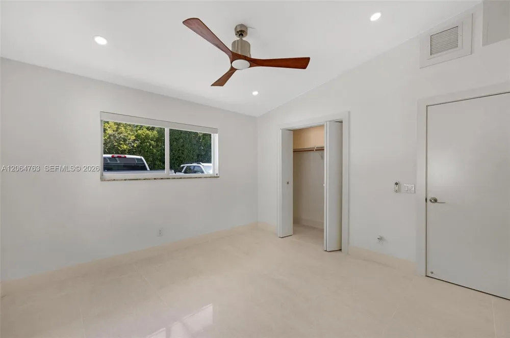 8 Poisonwood Key Largo, FL 33037