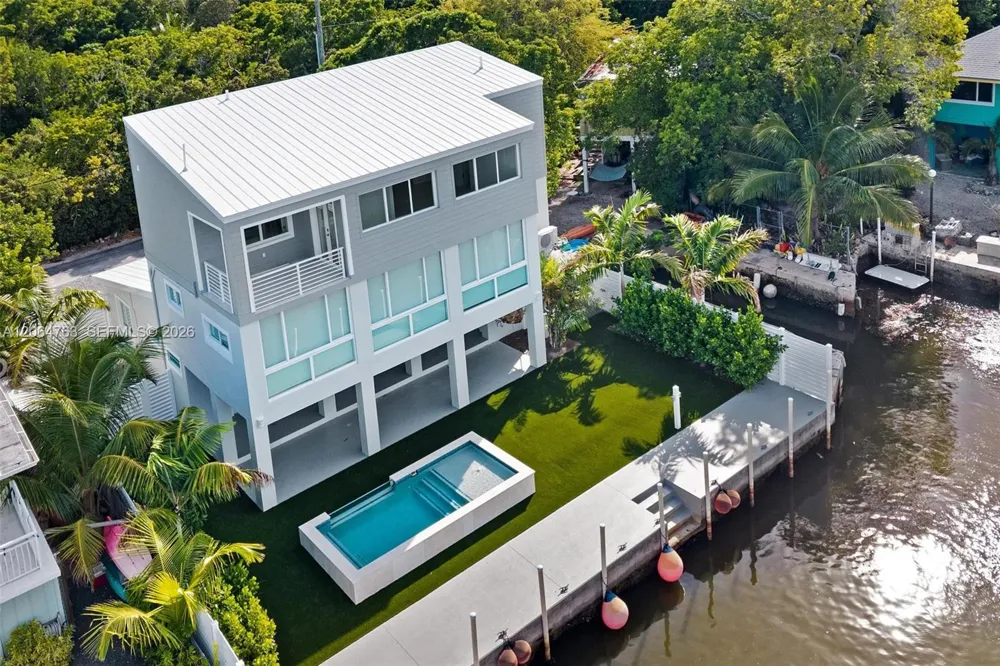 8 Poisonwood Key Largo, FL 33037