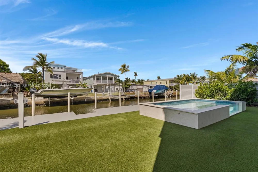 8 Poisonwood Key Largo, FL 33037