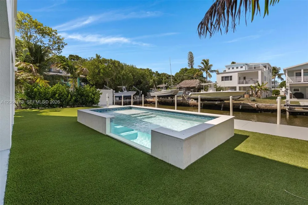 8 Poisonwood Key Largo, FL 33037