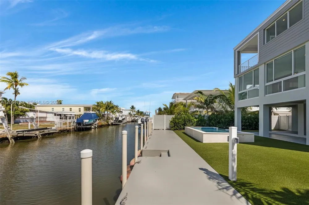 8 Poisonwood Key Largo, FL 33037