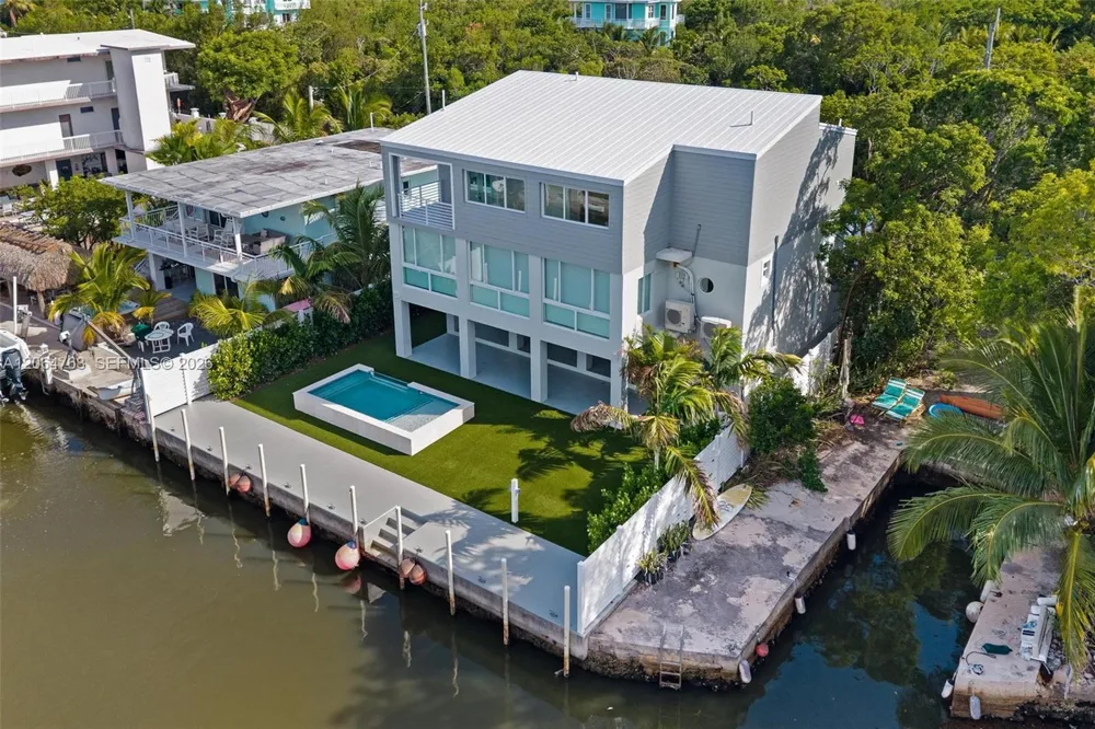 8 Poisonwood Key Largo, FL 33037