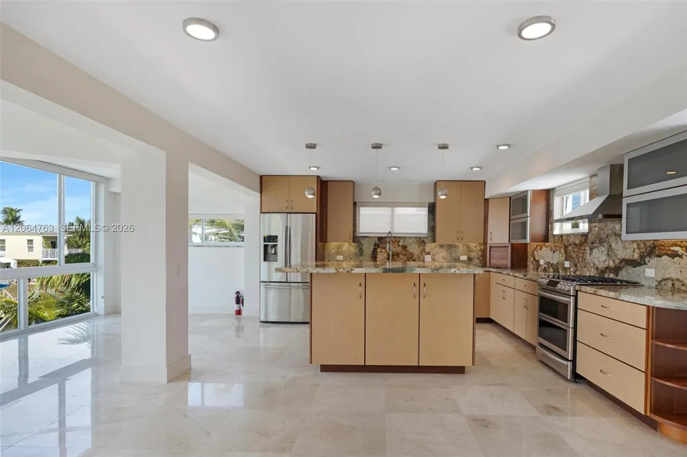 8 Poisonwood Key Largo, FL 33037