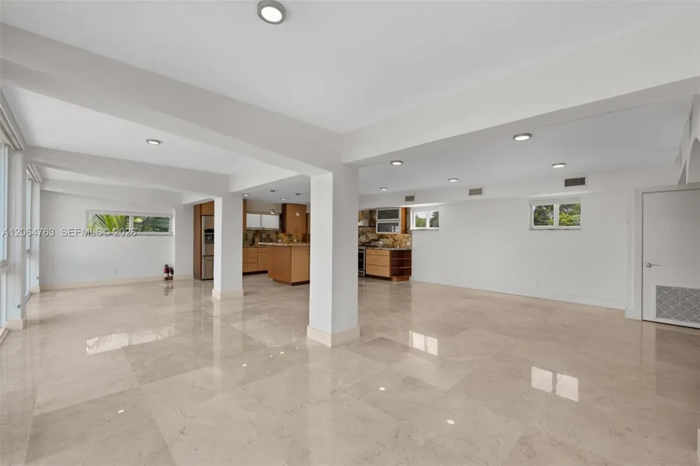 8 Poisonwood Key Largo, FL 33037