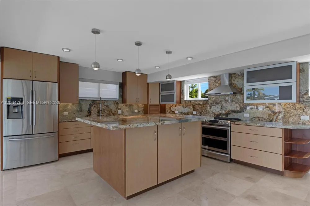 8 Poisonwood Key Largo, FL 33037