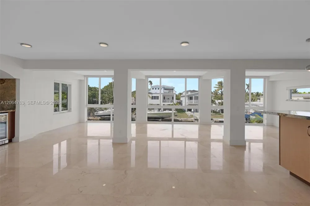 8 Poisonwood Key Largo, FL 33037