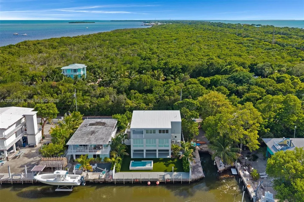 8 Poisonwood Key Largo, FL 33037