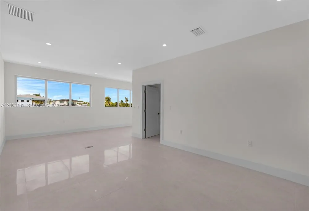 8 Poisonwood Key Largo, FL 33037