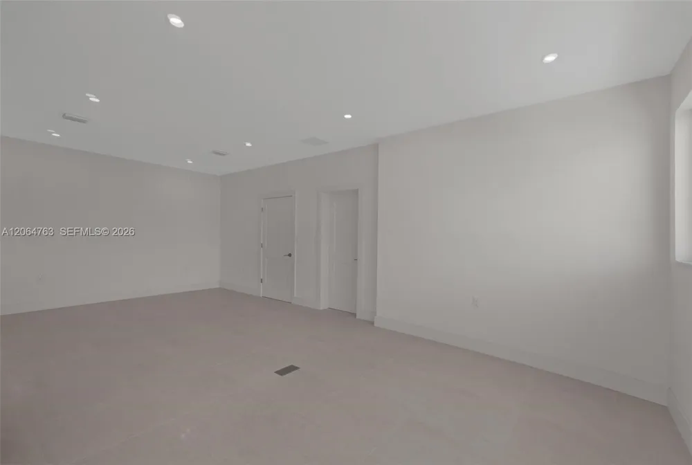 8 Poisonwood Key Largo, FL 33037