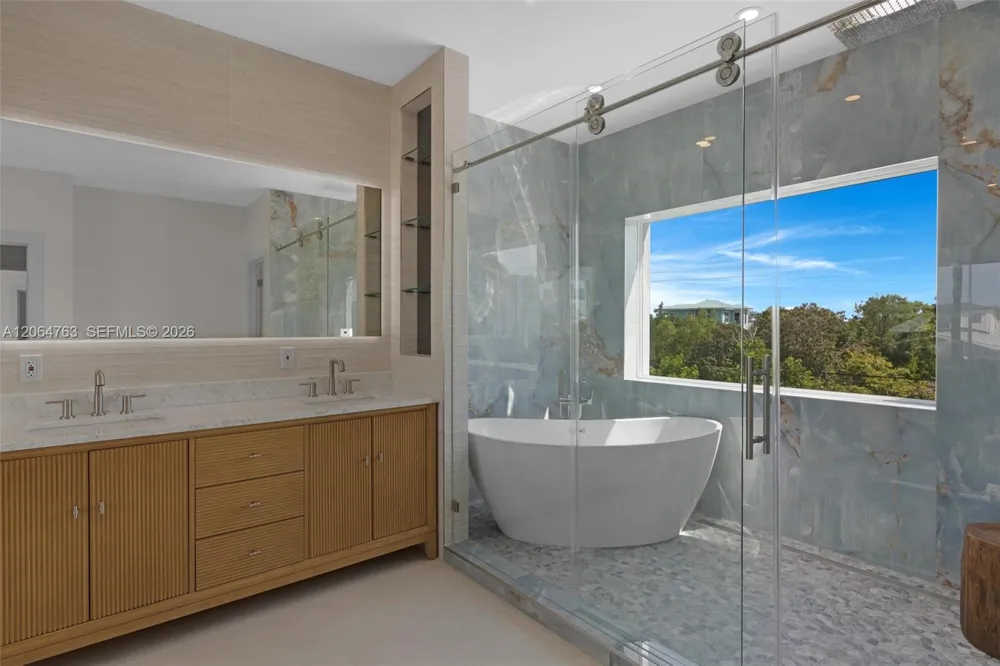 8 Poisonwood Key Largo, FL 33037