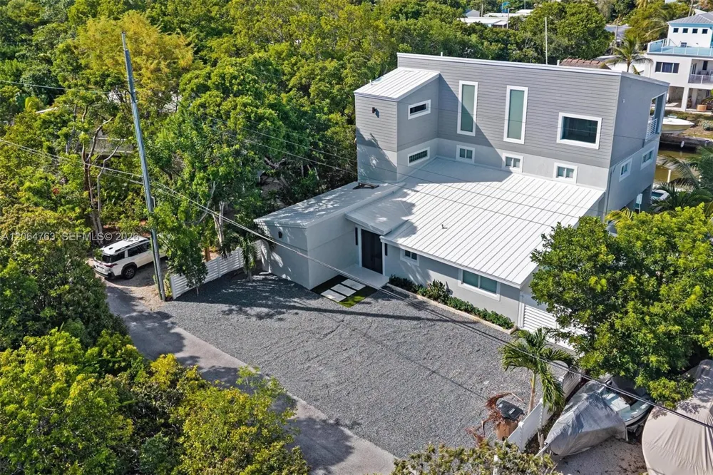 8 Poisonwood Key Largo, FL 33037
