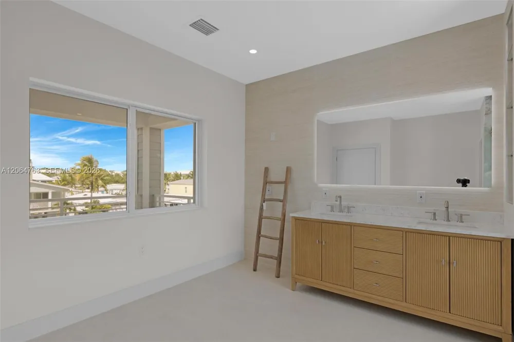 8 Poisonwood Key Largo, FL 33037